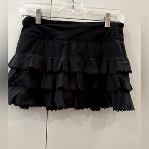 LULULEMON BLACK RUFFLE SKIRT